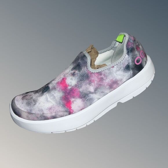 OOfos OOmg EeZee Women's Tie Dye Slip On Sneaker Size 8 - Picture 1 of 9